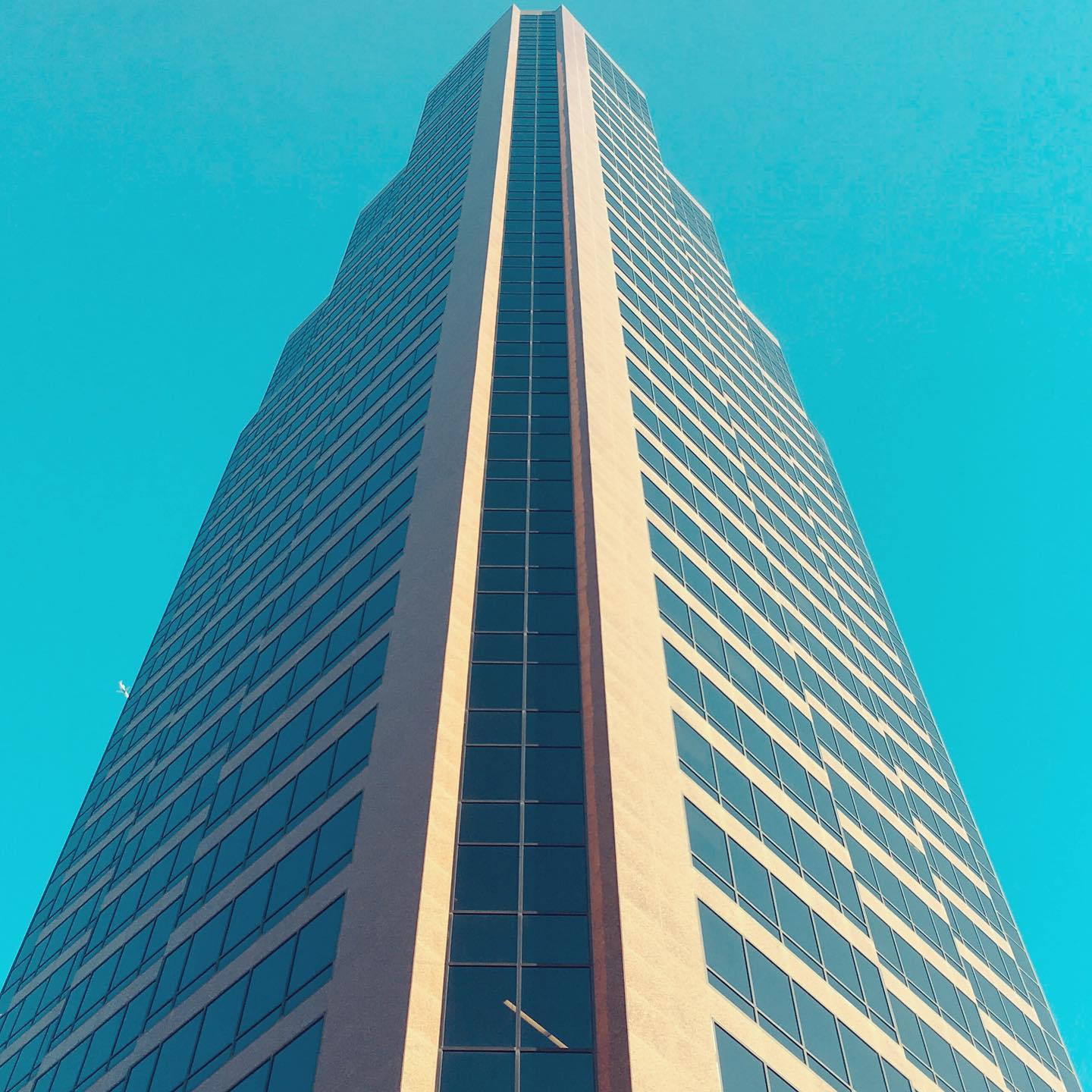 Urban architecture for a spring Monday. #photo #photography #architecture